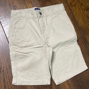 Boys size 8 Children’s Place khaki shorts brand new.